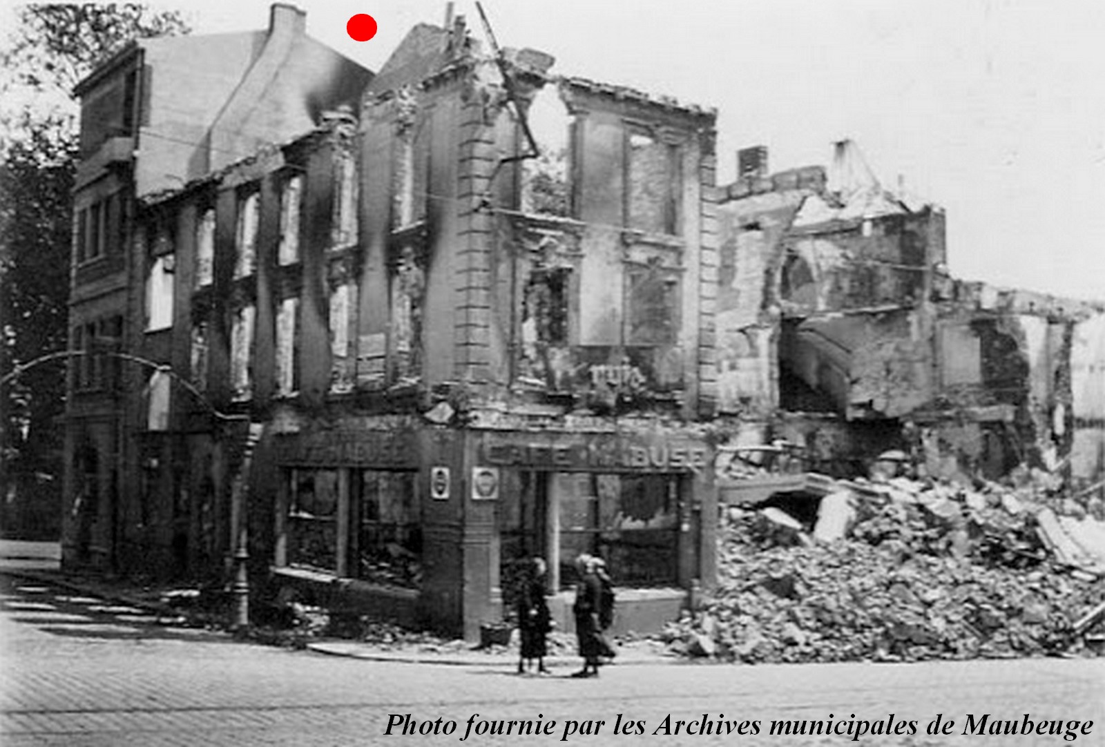 Cartes postales anciennes de Maubeuge, le café Mabuse