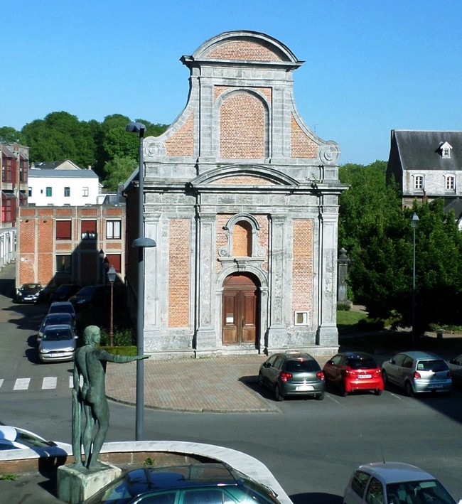 Cartes postales anciennes de Maubeuge, Place Verte chapelle des soeurs Noires.