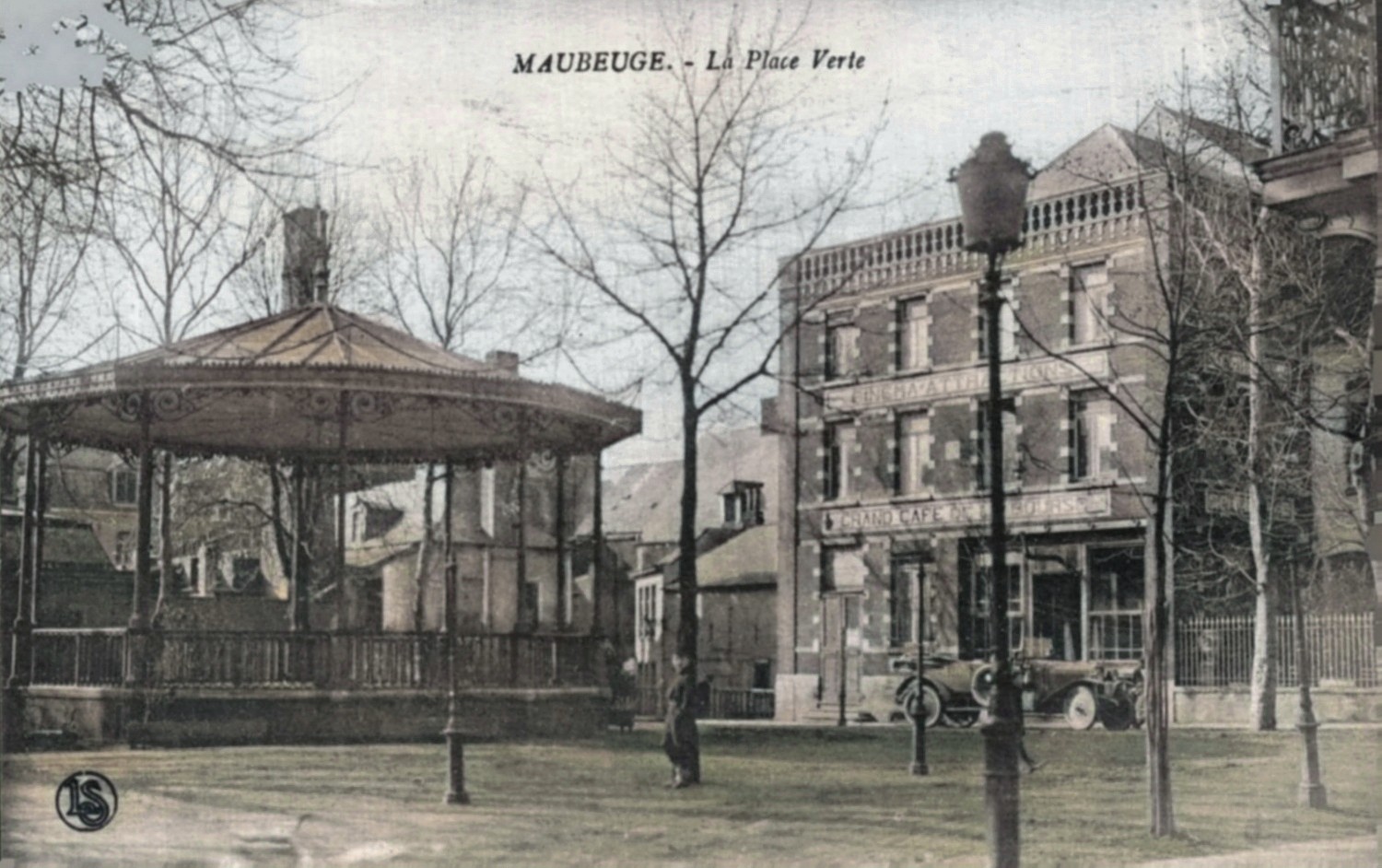 Maubeuge, cartes postales anciennes, la place Verte, le kiosque