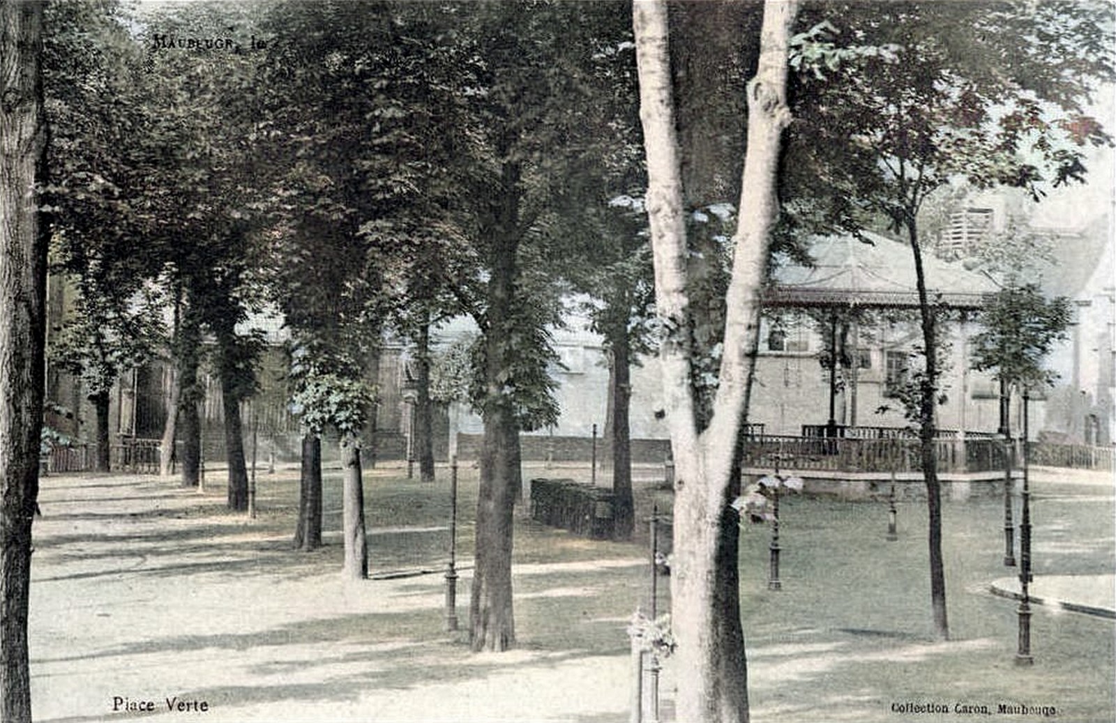Maubeuge, cartes postales anciennes, la place Verte, le kiosque