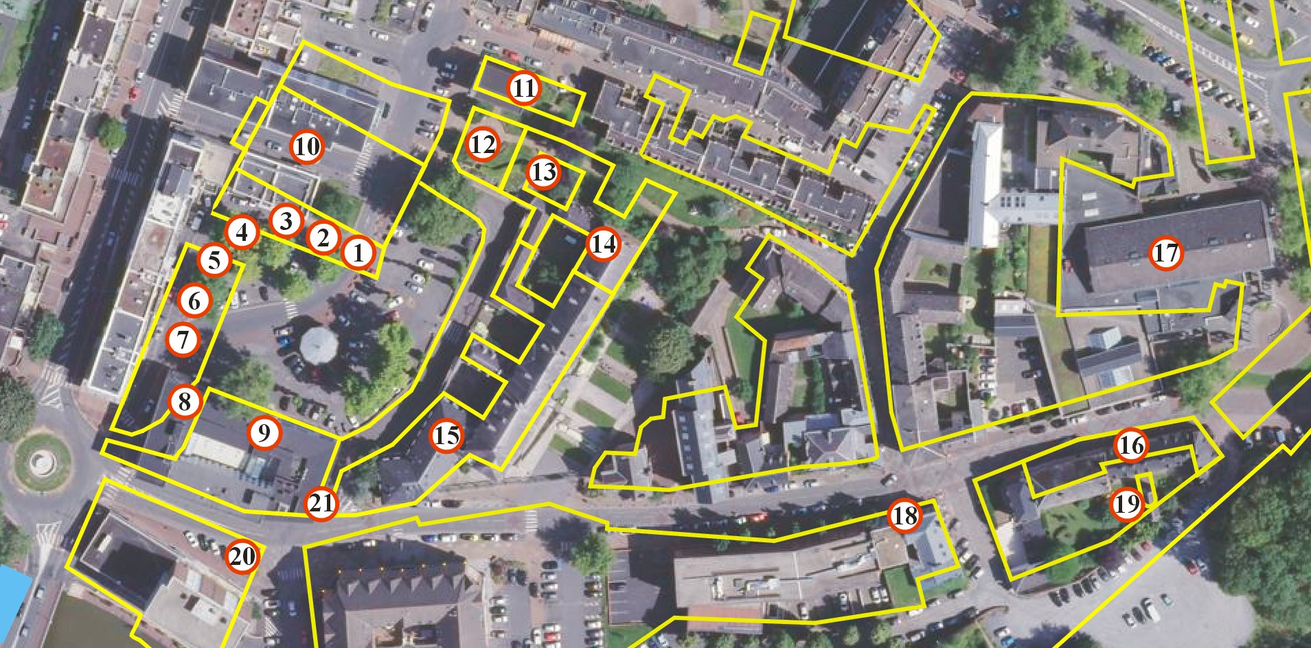 Maubeuge, cartes postales anciennes, la place Verte en vue satellite.