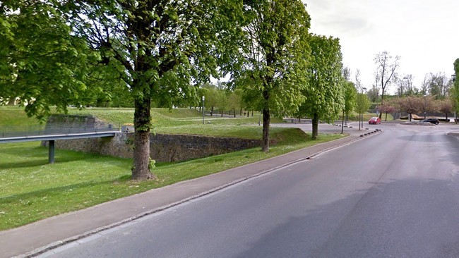 Maubeuge, l'entrée en ville coté demi-lune de la porte de Bavay