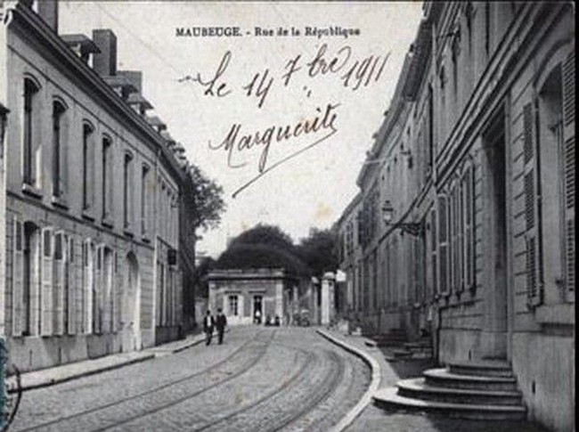 Cartes postales anciennes de Maubeuge, rue de la République