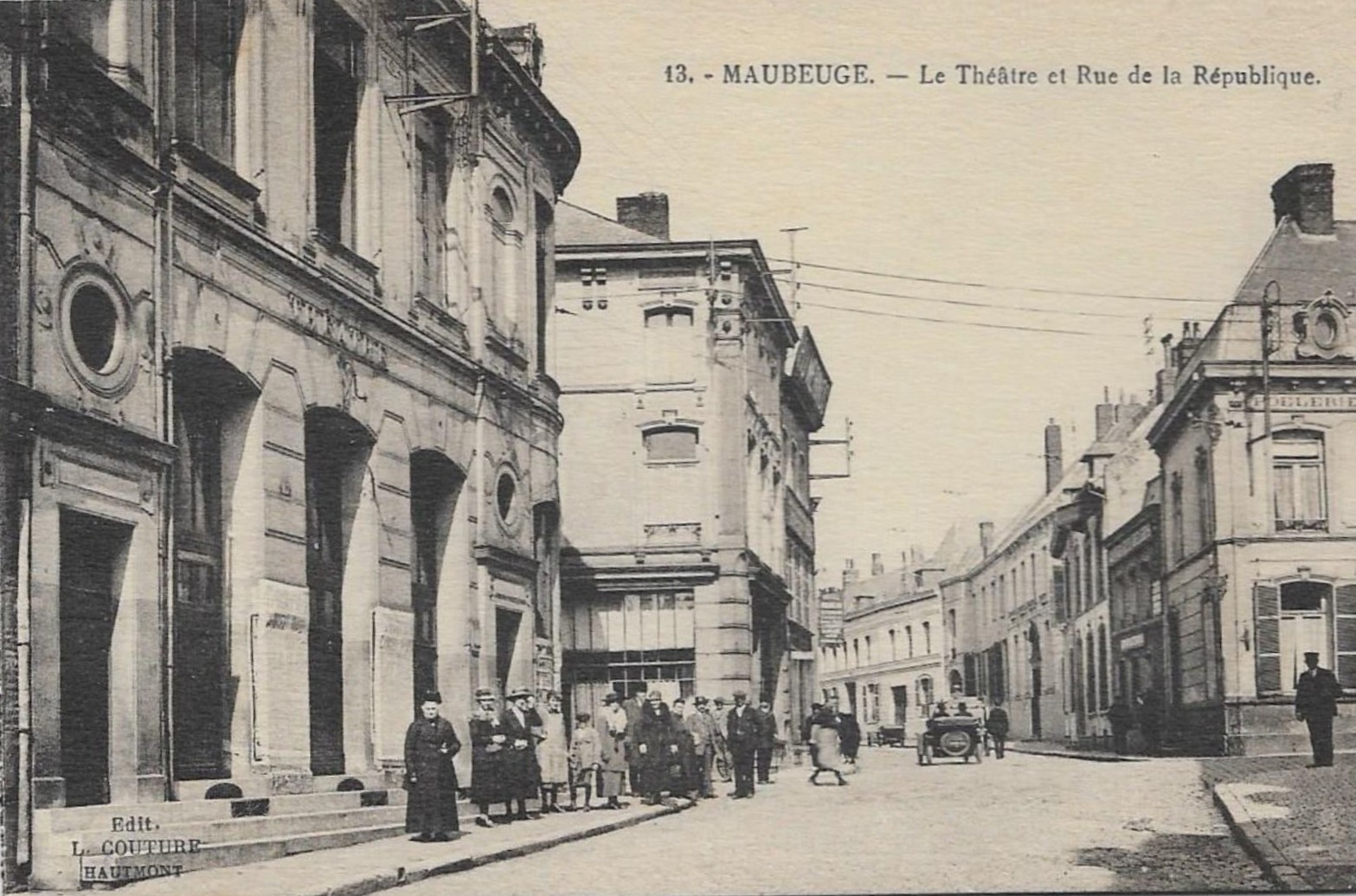 Cartes postales anciennes de Maubeuge, rue de la République