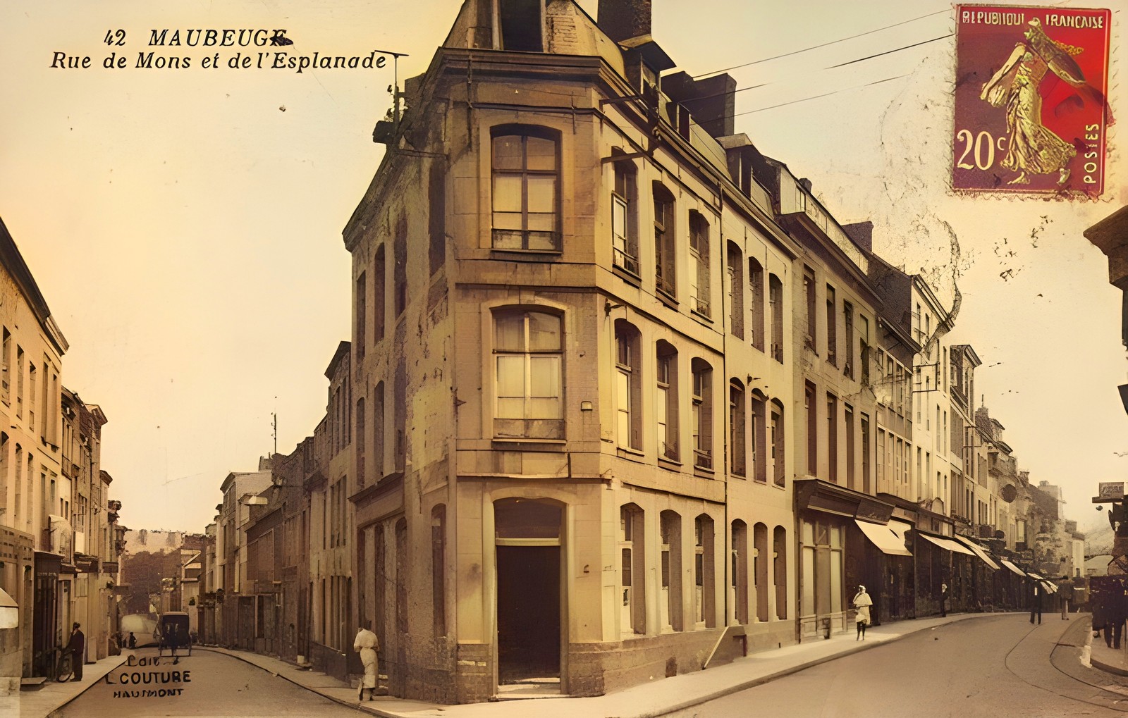 Cartes postales anciennes de Maubeuge, la porte de Mons