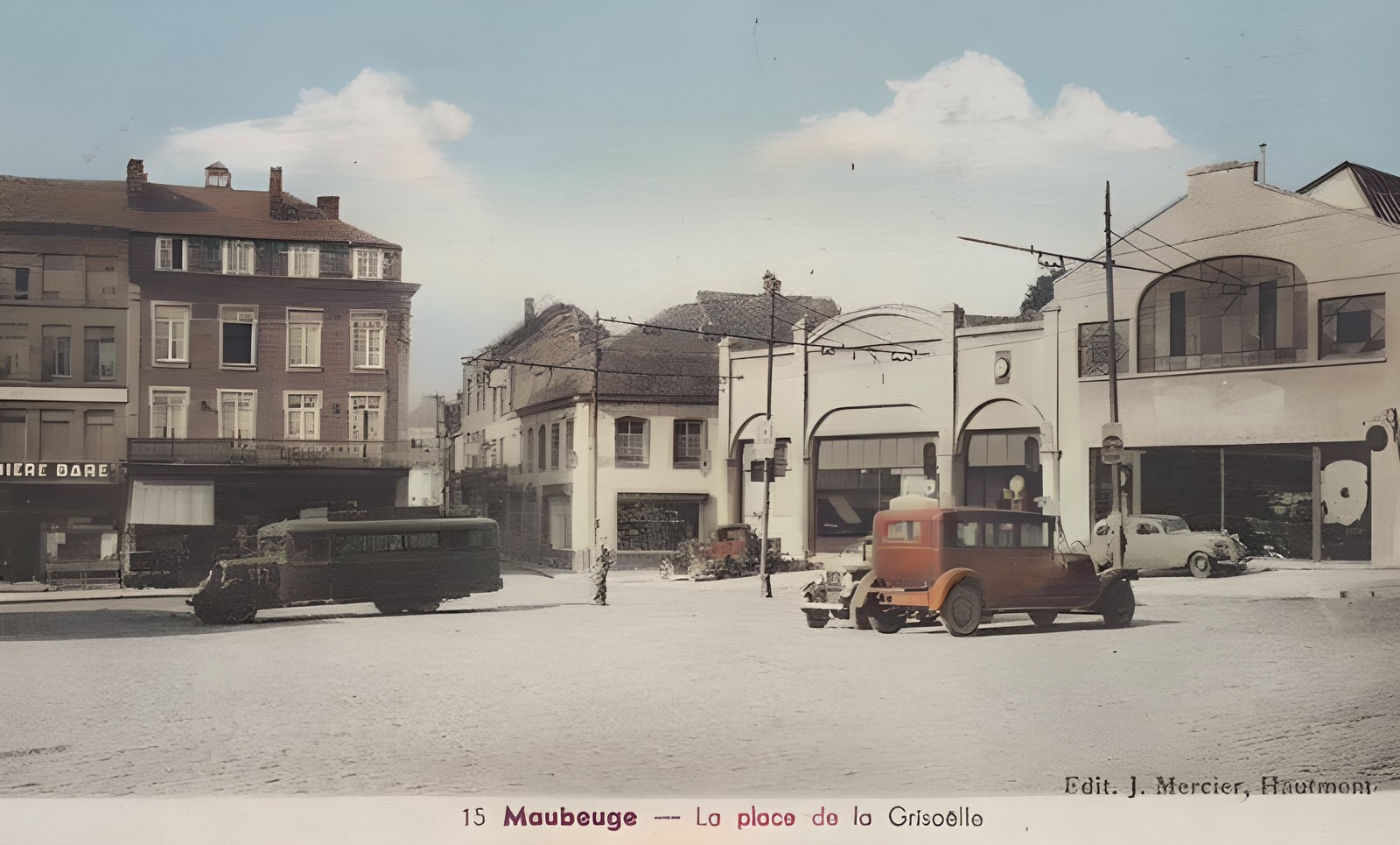 Cartes postales anciennes de Maubeuge, la porte de Mons