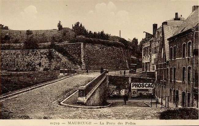 Cartes postales anciennes de Maubeuge, Porte des Poilus