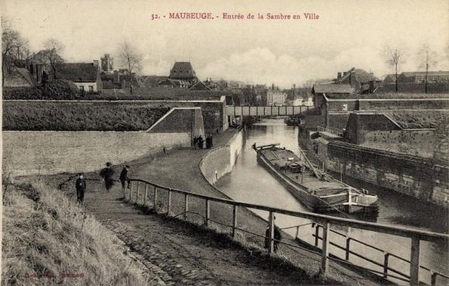 Cartes postales anciennes de Maubeuge, Porte des Poilus Sambre