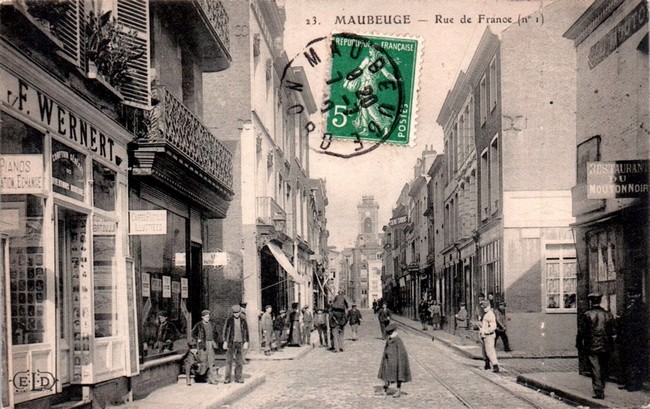 Cartes postales anciennes de Maubeuge, rue de France