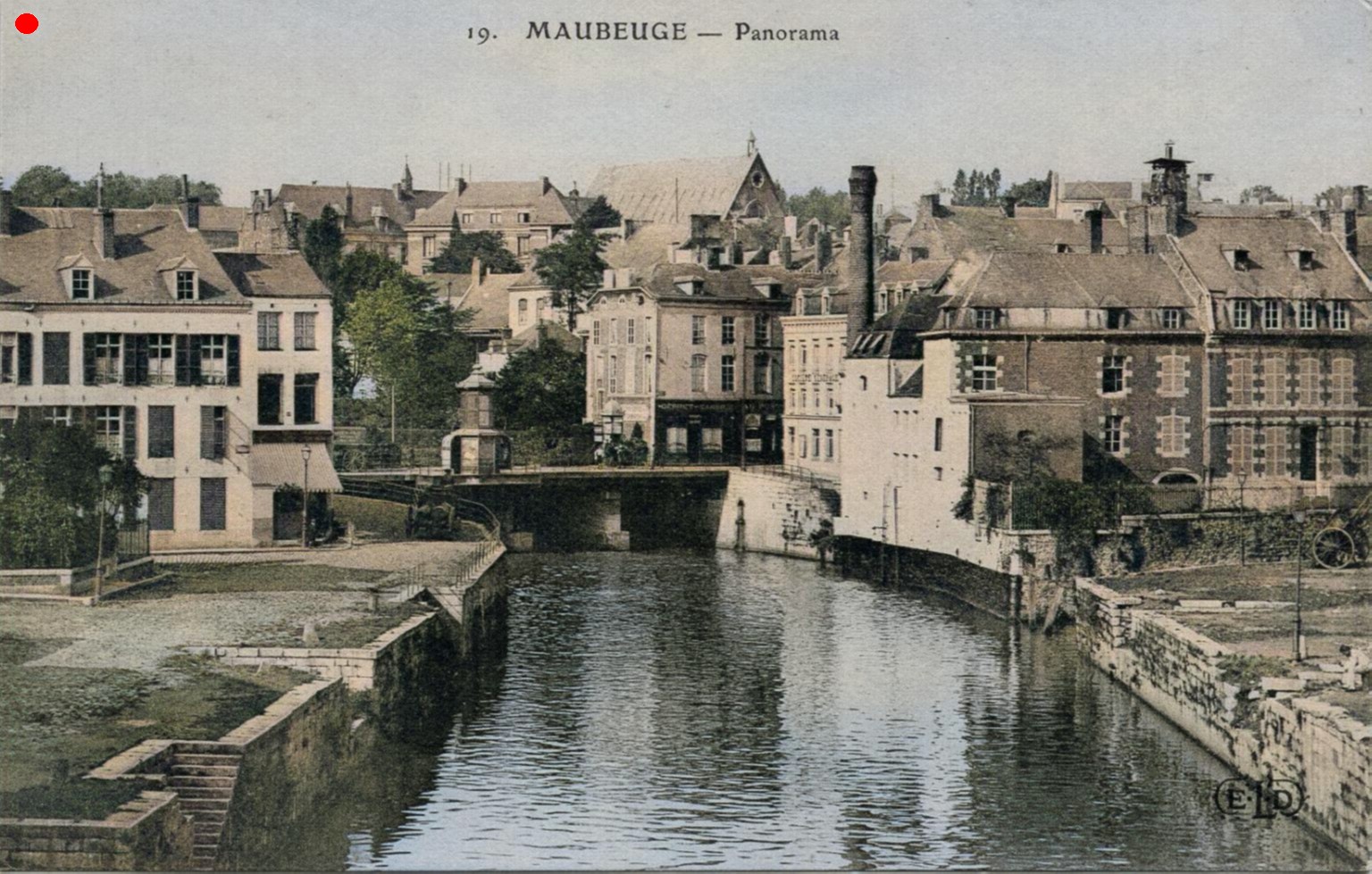 Cartes postales anciennes de Maubeuge, La Sambre et les quais