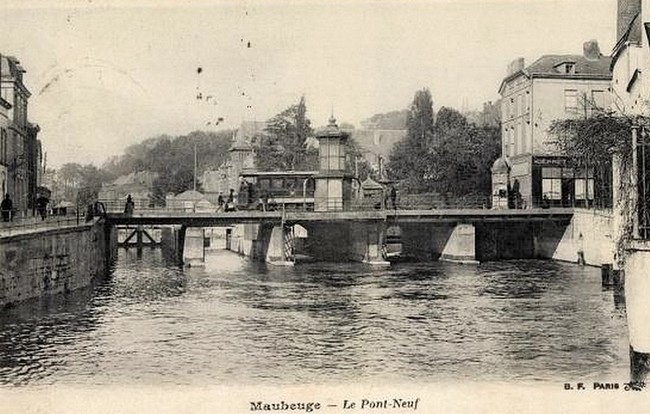 Cartes postales anciennes de Maubeuge, La Sambre et les quais