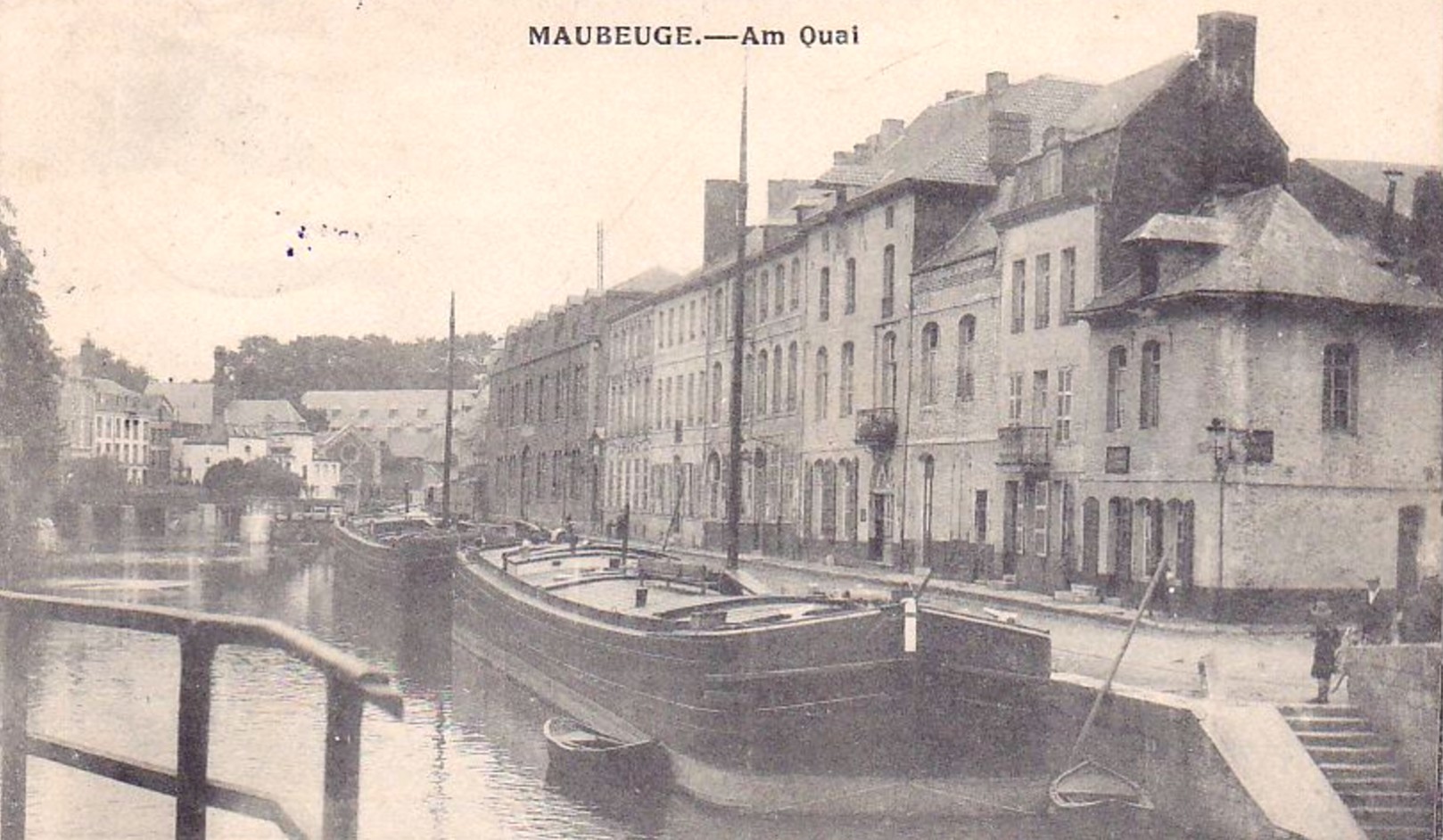 Cartes postales anciennes de Maubeuge, La Sambre et les quais