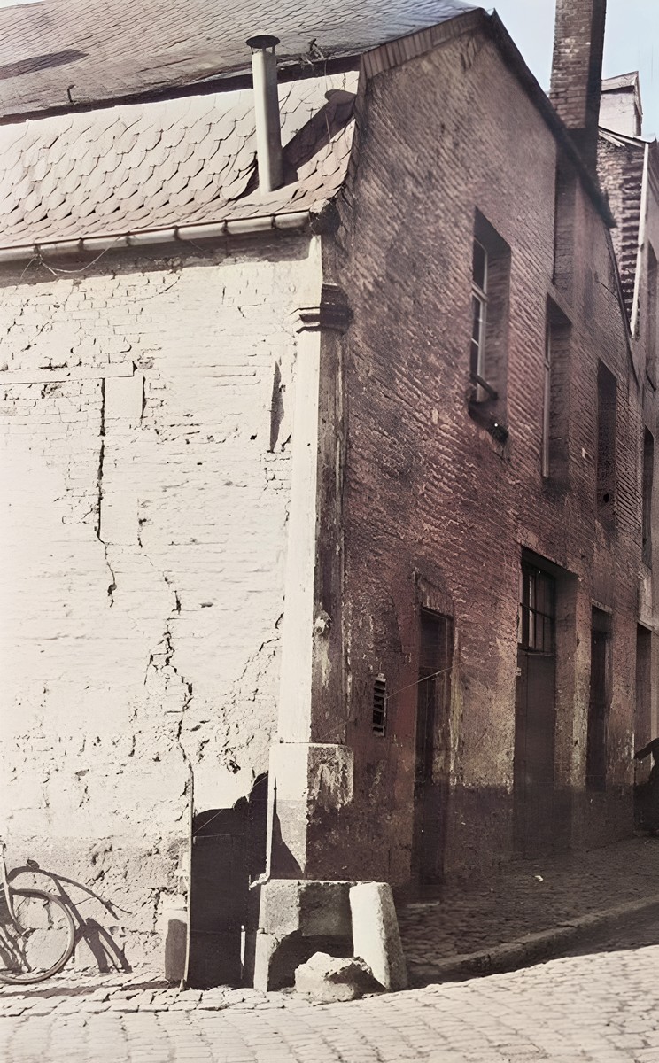 Maubeuge, le Pilori, rue de la Croix.