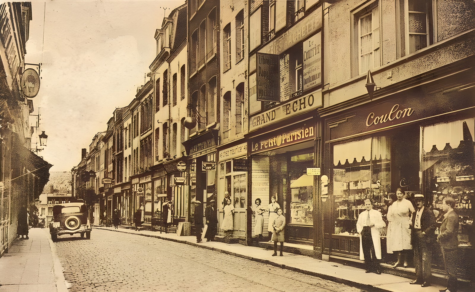 Maubeuge, entrée rue de Mons coté marché aux Herbes.