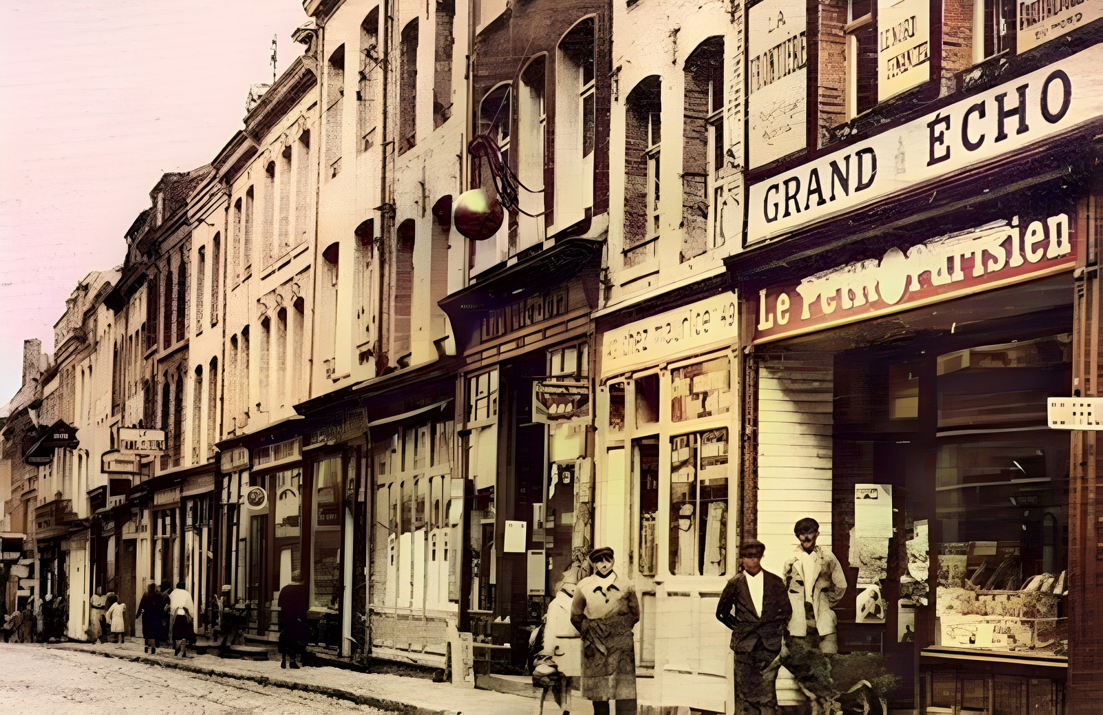 Maubeuge, entrée rue de Mons coté marché aux Herbes.