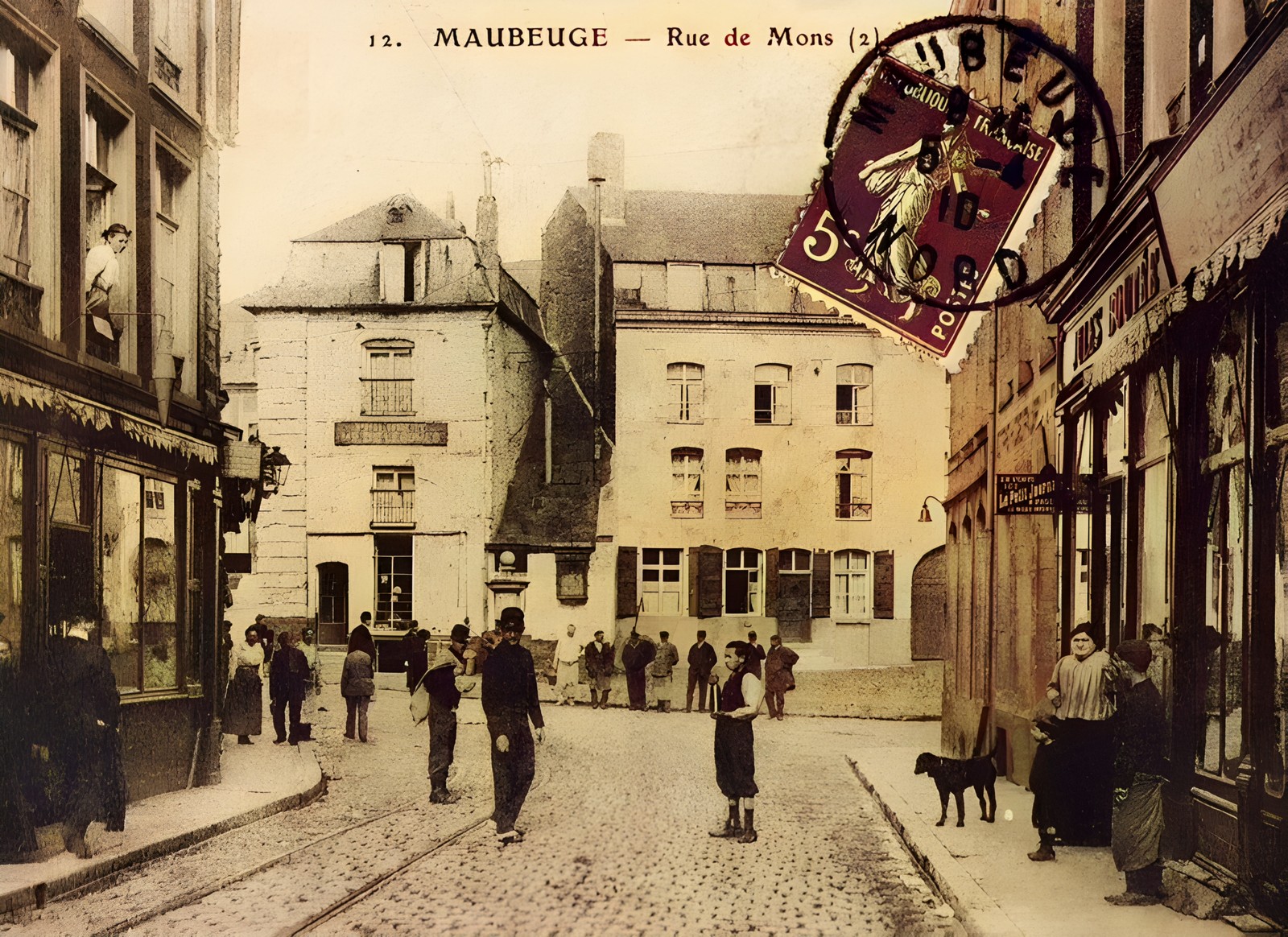 Maubeuge en carte postale, rue de Mons