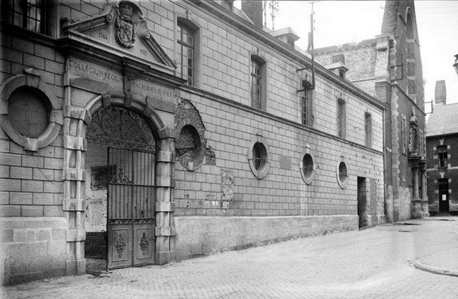 Cartes postales anciennes de Maubeuge, salle Sthrau, Collège, Banque de France, La Poste