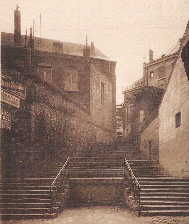 Cartes postales anciennes de Maubeuge, salle Sthrau, Collège, Banque de France, La Poste