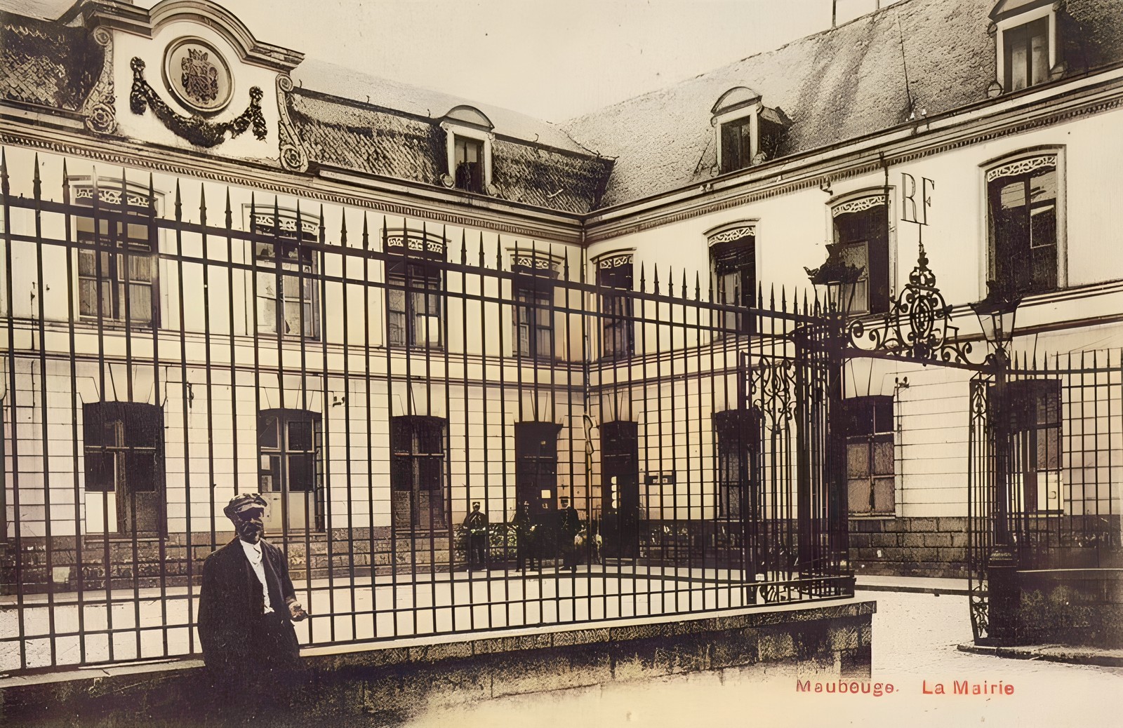 Maubeuge, l'ancienne mairie.