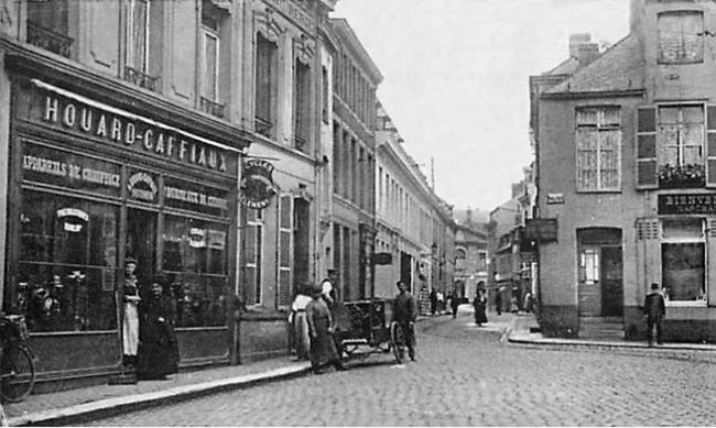 Cartes postales anciennes de Maubeuge, marché aux vaches