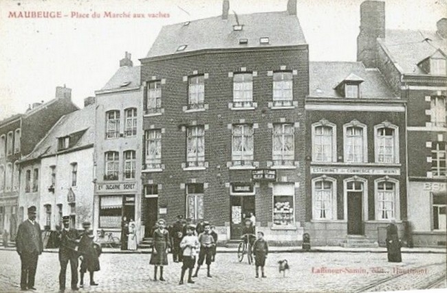 Cartes postales anciennes de Maubeuge, marché aux vaches