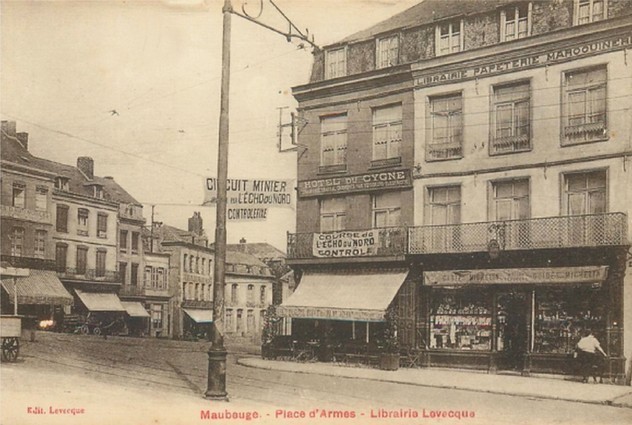 Cartes postales anciennes de Maubeuge, Marché aux Herbes, Place d'Armes