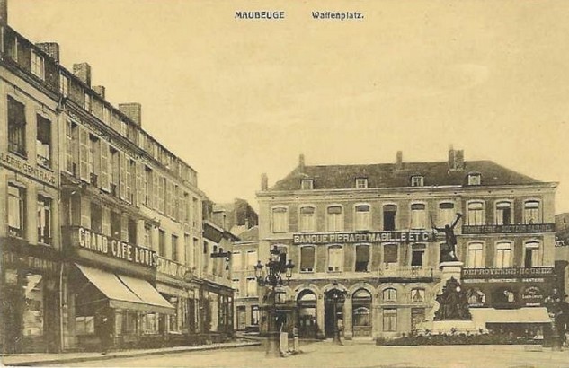 Cartes postales anciennes de Maubeuge, Place d'Armes
