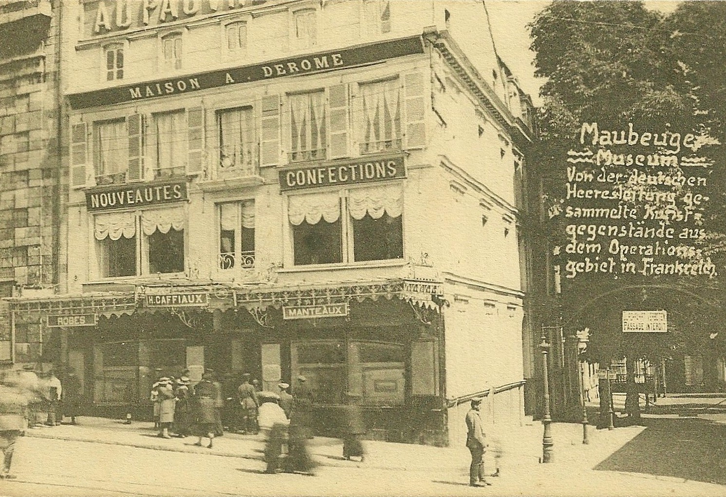 Cartes postales anciennes de Maubeuge, Place d'Armes