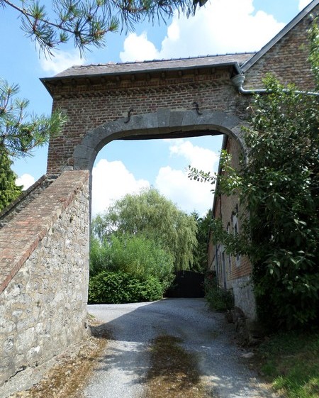 Moustier en Fagne, porche sud