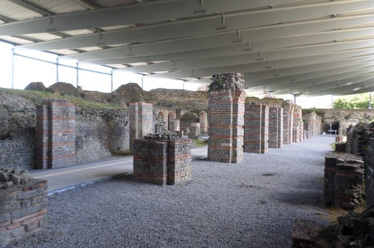 Forum Antique de Bavay, les vestiges romains.