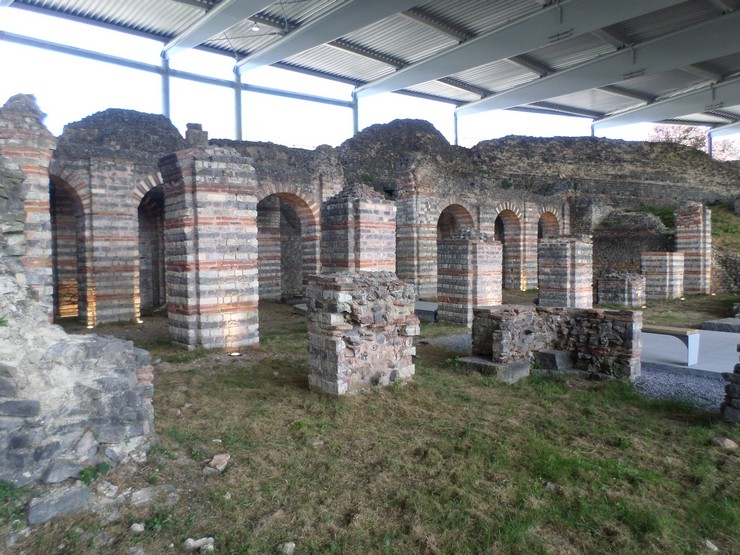 Forum Antique de Bavay, les vestiges romains.
