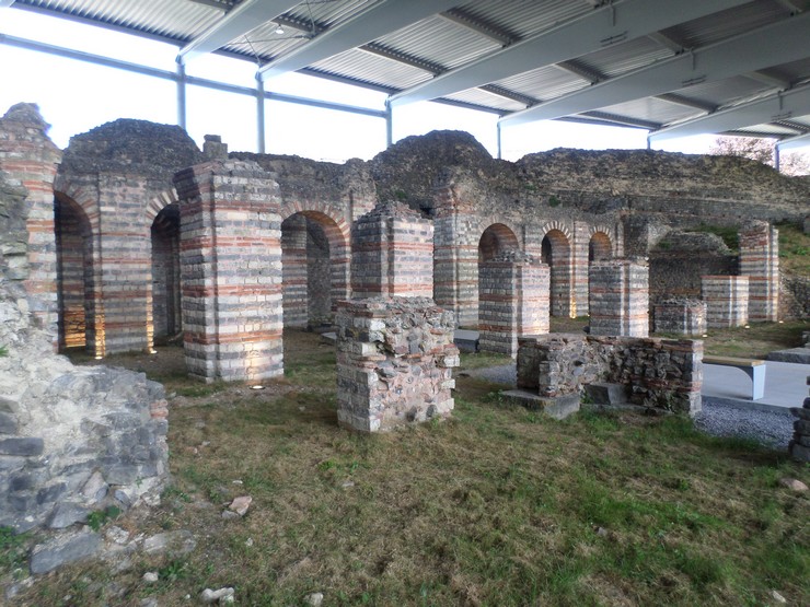 Forum Antique de Bavay, les vestiges romains.