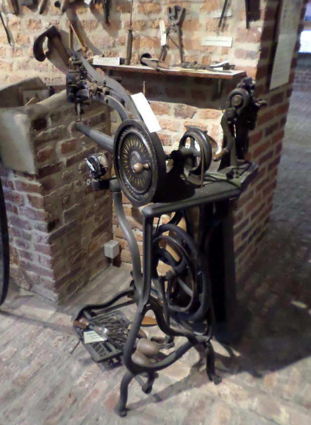 Musée des Evolutions à Bousies. Machine à coudre