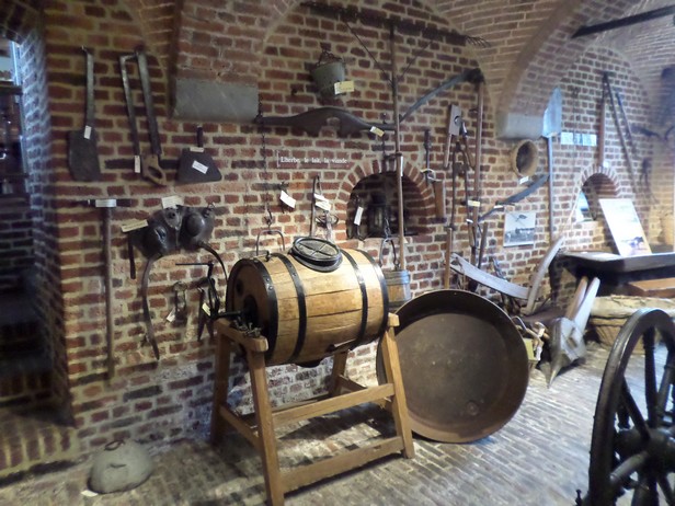 Musée des Evolutions à Bousies. Outillages.