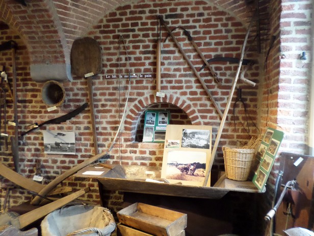 Musée des Evolutions à Bousies. Outillages.