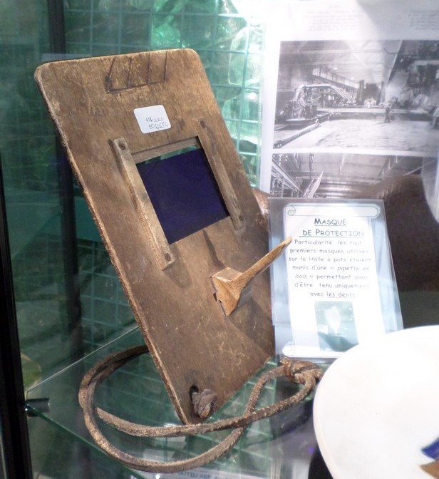 Musée de la Mémoire Verrière de Boussois, masque de protection
