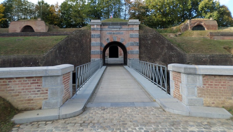 Entrée du fort Leveau à Feignies.