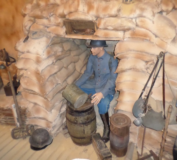 Musée du Fort Leveau à Feignies. tranchée.