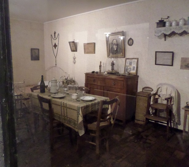 Écomusée de l'Avesnois, Musée du Textile et de la Vie Sociale de Fourmies, rue et boutiques.