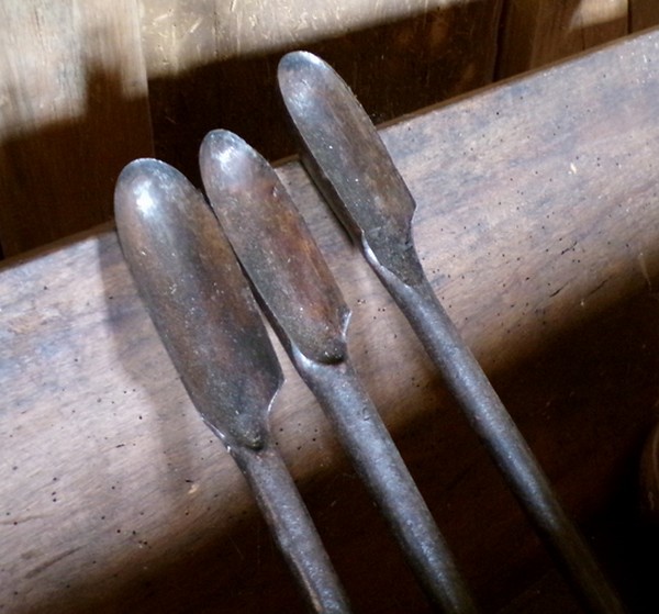 La Maison du Sabotier à Jolimetz, outils de creusage