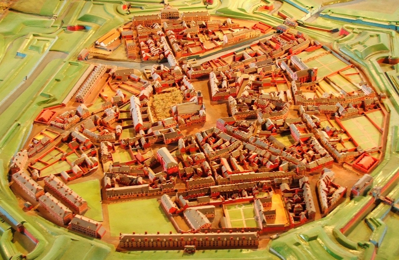 Plan en relief de Maubeuge (1825)