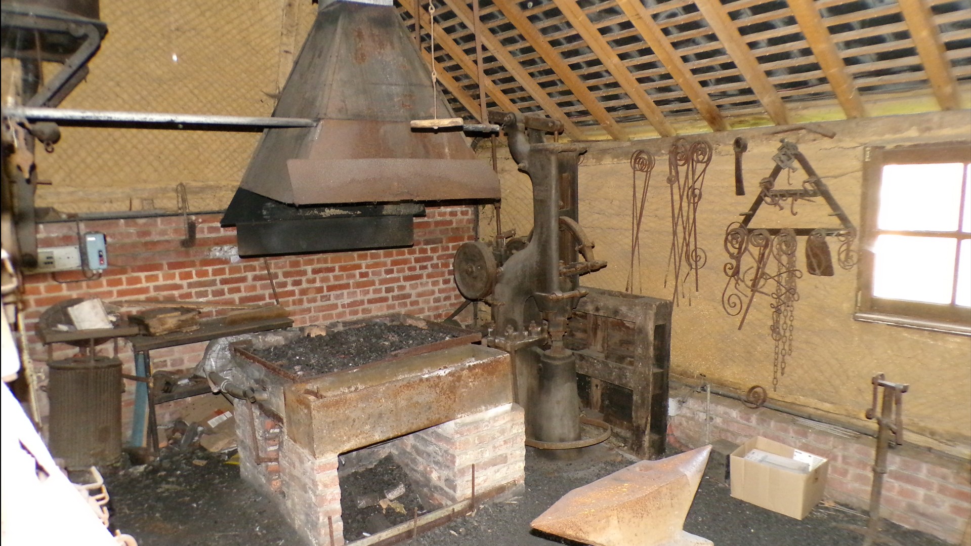 Maison du Bocage à Sains du Nord, la forge