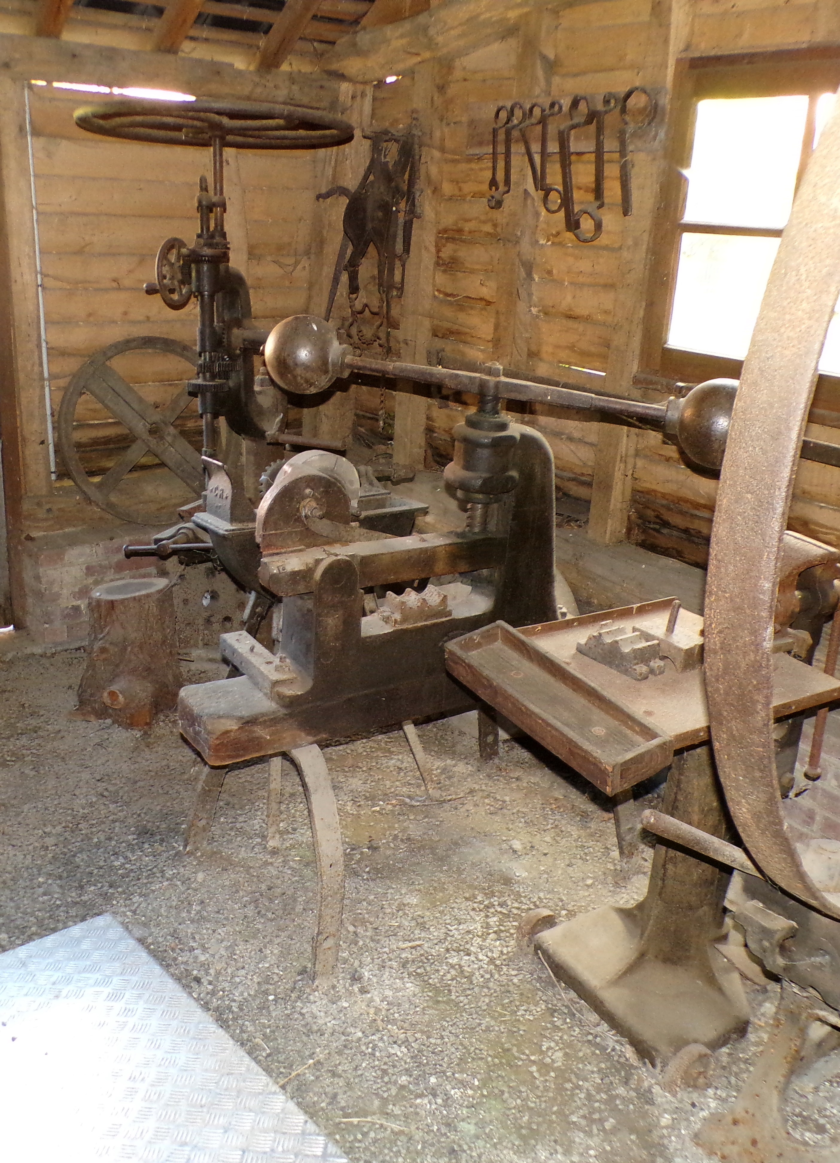 Maison du Bocage à Sains du Nord, matériel ancien