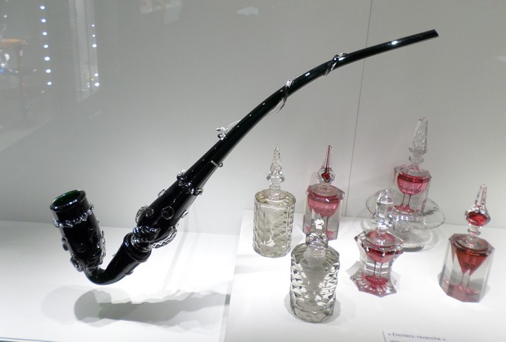MUSVERRE, Musée du verre de Sars-Poteries, bousillés
