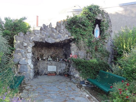 Grotte de Lourdes à Neuf Mesnil