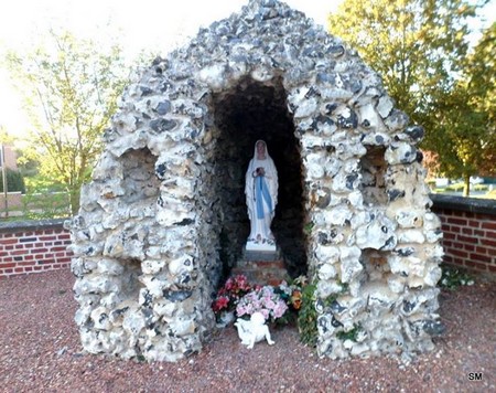 Grotte de Lourdes à Neuville en Avesnois