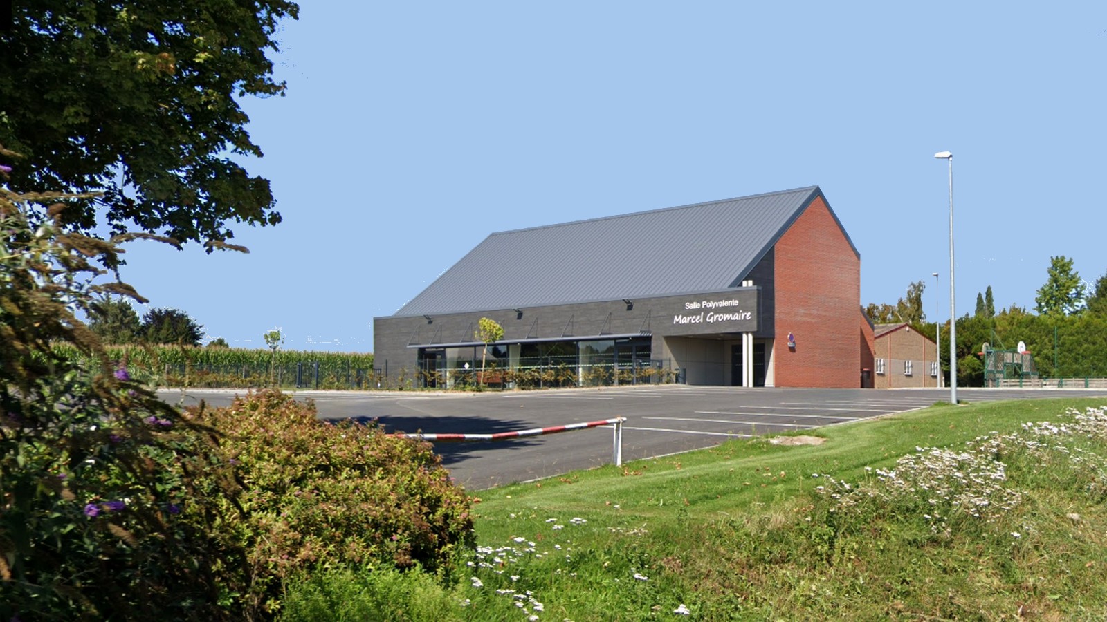 Noyelles sur Sambre. salle polyvalente
