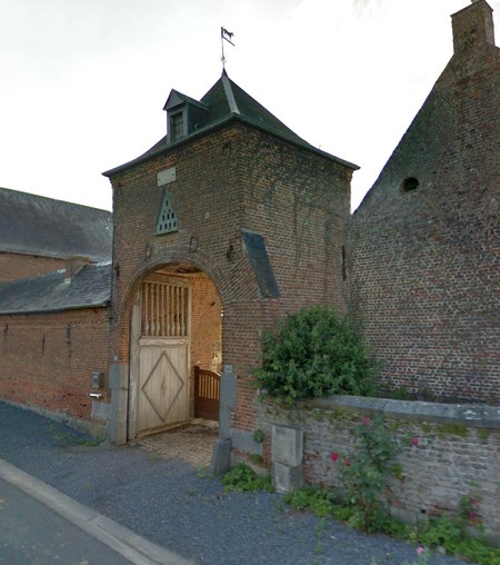 Pigeonnier porche à Obies