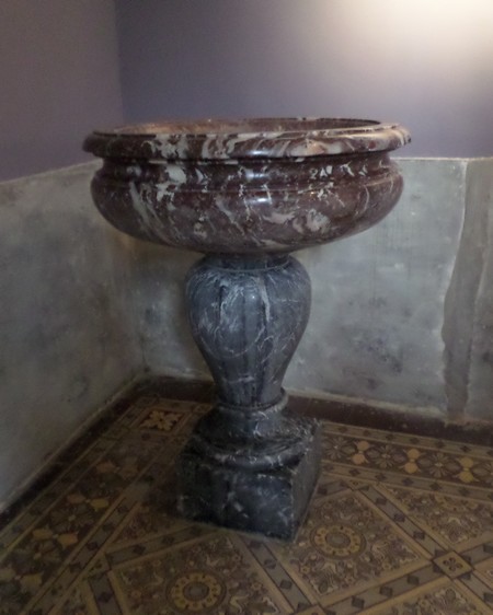 Les fonts baptismaux de l'église d'Orsinval