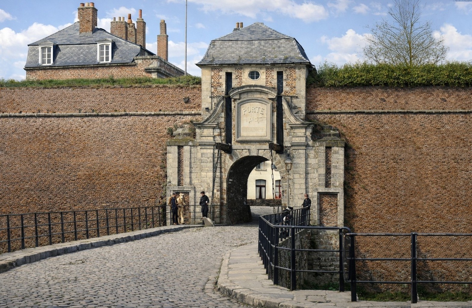 Porte de France côté campagne à Landrecies